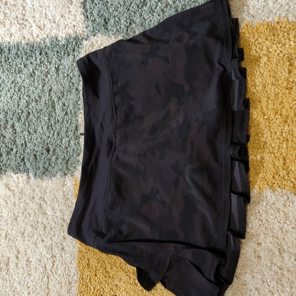 Lululemon run pace setter skort in black camo